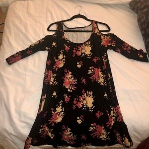 Mudd brand fall dress long sleeves cut out shoulders 🍁🍂🍃